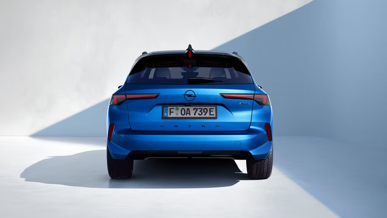 Opel Astra Sports Tourer - Design - Atraktivní ze všech úhlů Opel Astra Sports Tourer