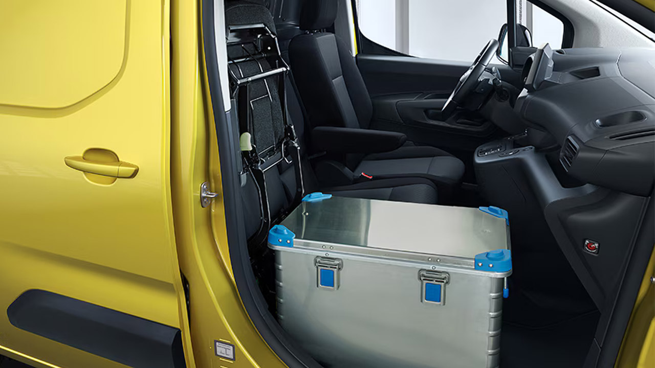 Opel Combo Electric Van - Všestrannost - Sklopné sedadlo spolujezdce Opel Combo Electric Van