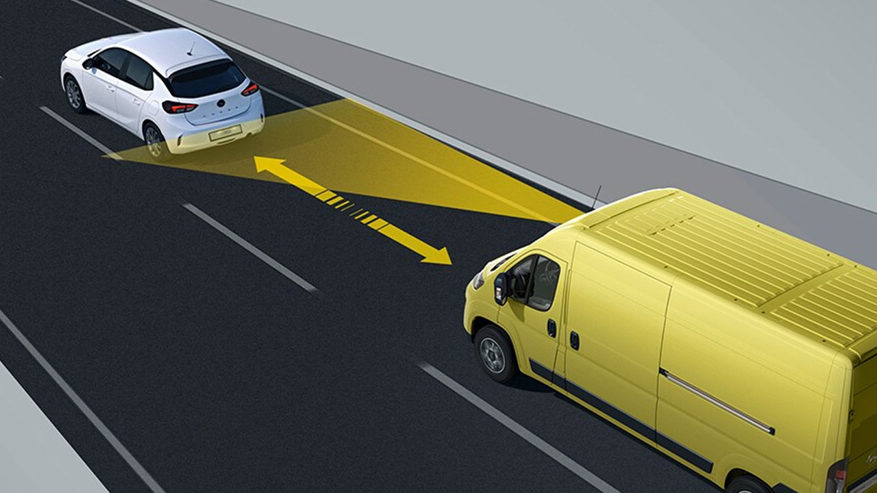 Opel Movano Electric - Bezpečnost a asistenční systémy - Adaptivní tempomat Opel Movano Electric