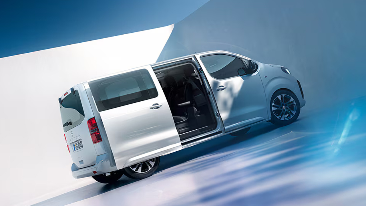 Opel Zafira - Flexibilita - Posuvné elektrické boční dveře Opel Zafira